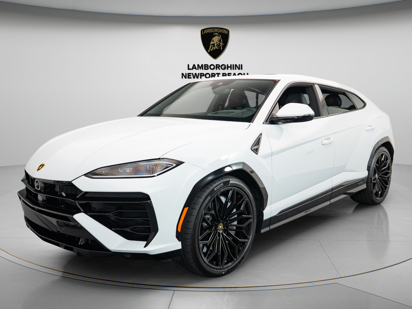 Used 2025 Lamborghini Urus SE AWD/4WD image 3