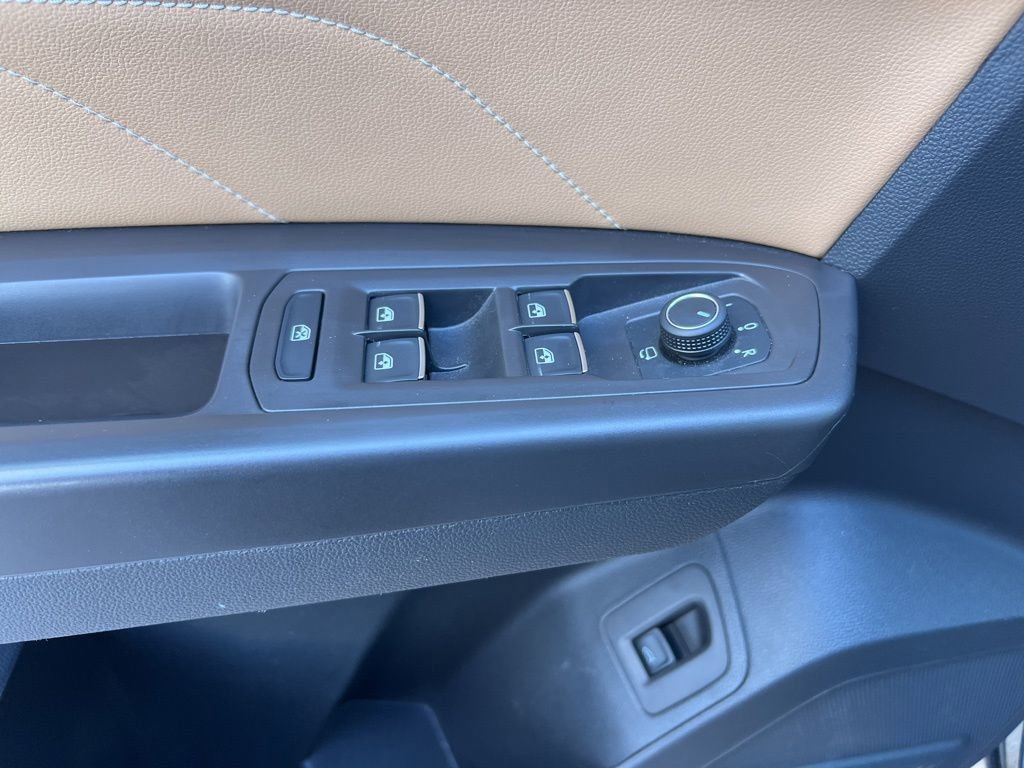 Used 2023 Volkswagen Atlas Cross Sport SEL Premium R-Line image 32