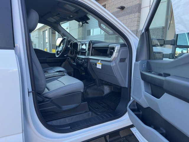 New 2026 Ford F550 4x4 Crew Cab Super Duty image 17