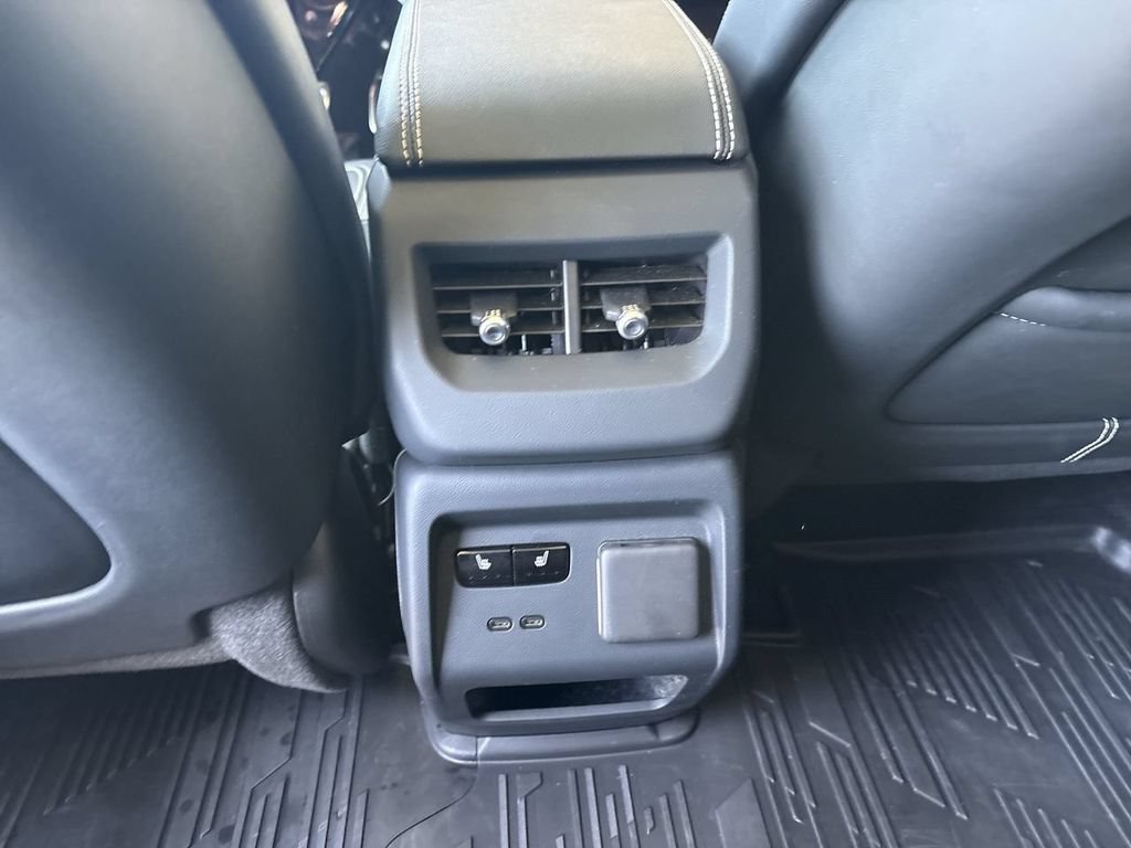 Certified 2025 Cadillac Optiq Luxury 2 w/ LPO, Floor Liner Package AWD/4WD image 21