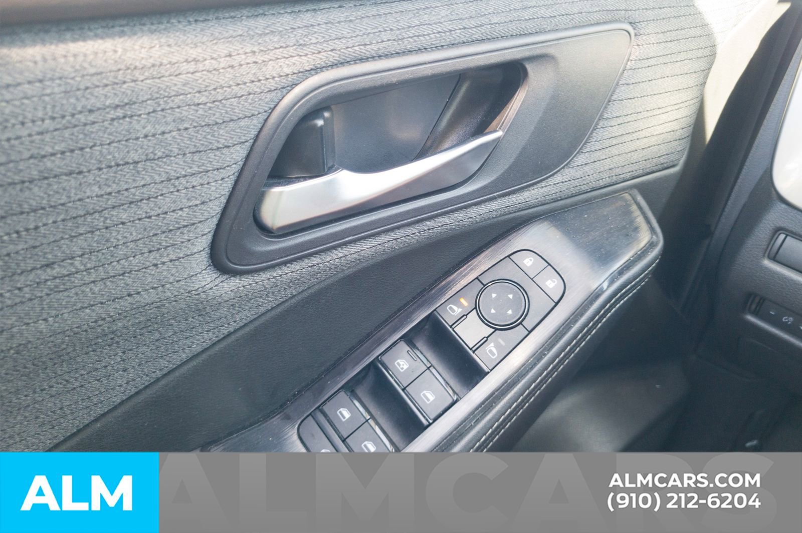 Used 2023 Nissan Rogue SV image 13