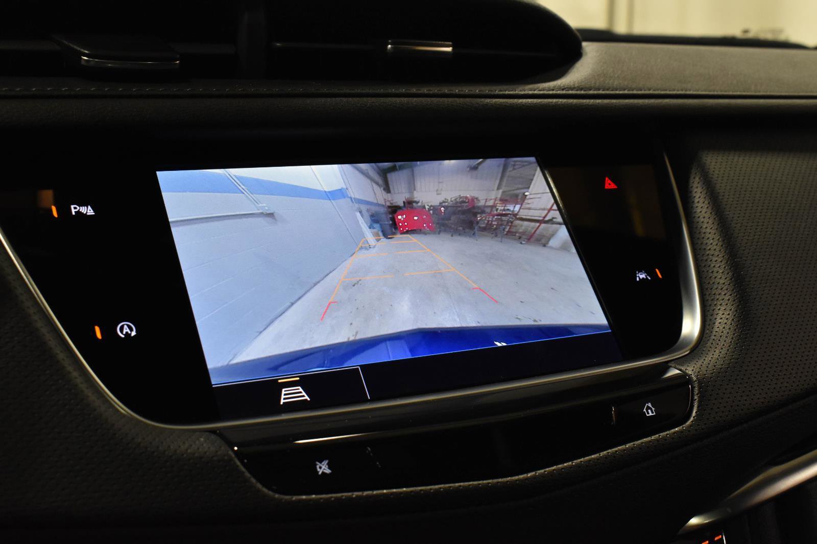 Certified 2025 Cadillac XT6 Luxury AWD/4WD image 20