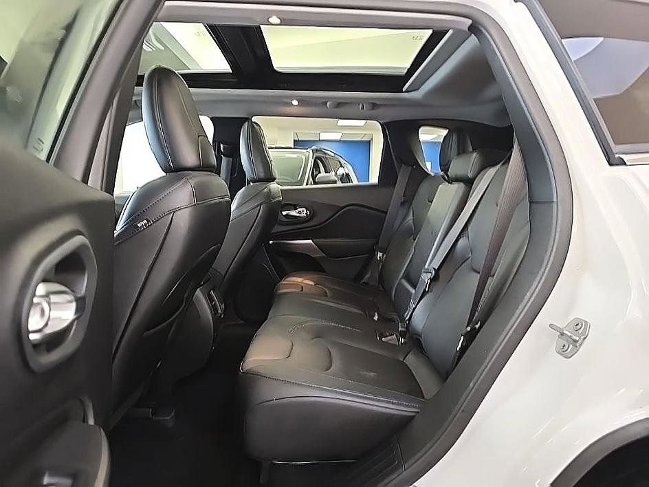 Used 2021 Jeep Cherokee Limited image 28