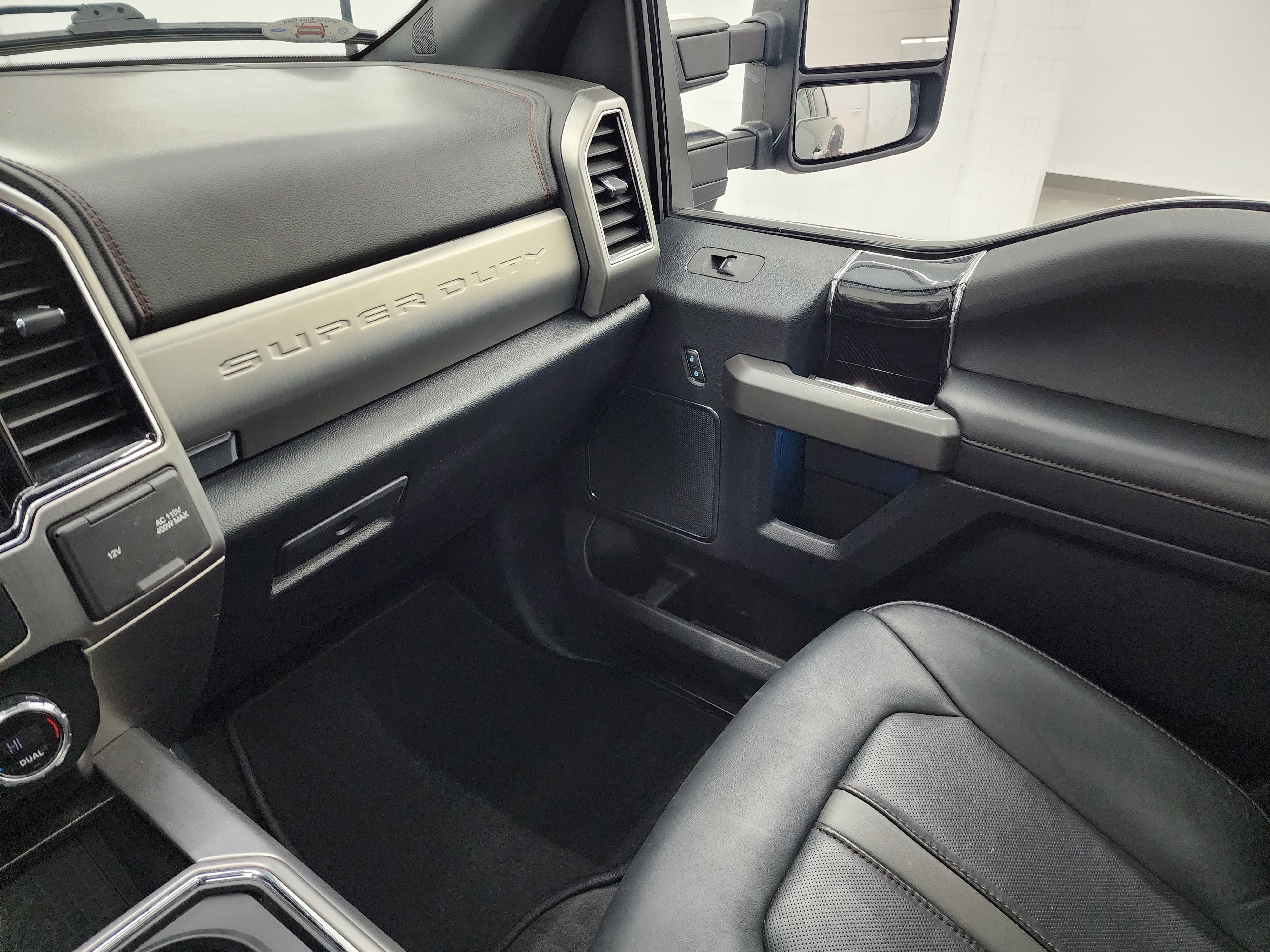 Used 2022 Ford F350 Platinum image 12