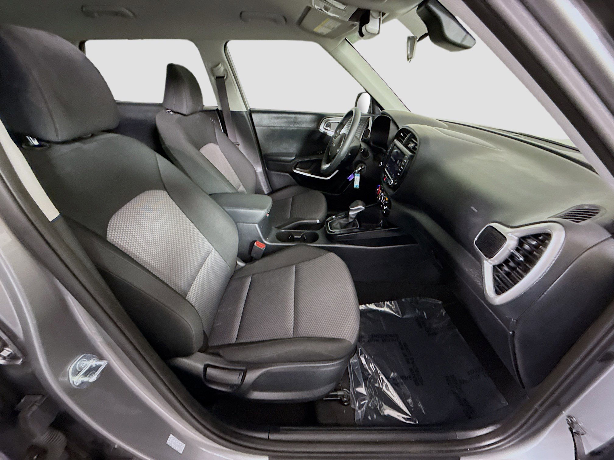 Used 2025 Kia Soul LX w/ LX Technology Package image 28