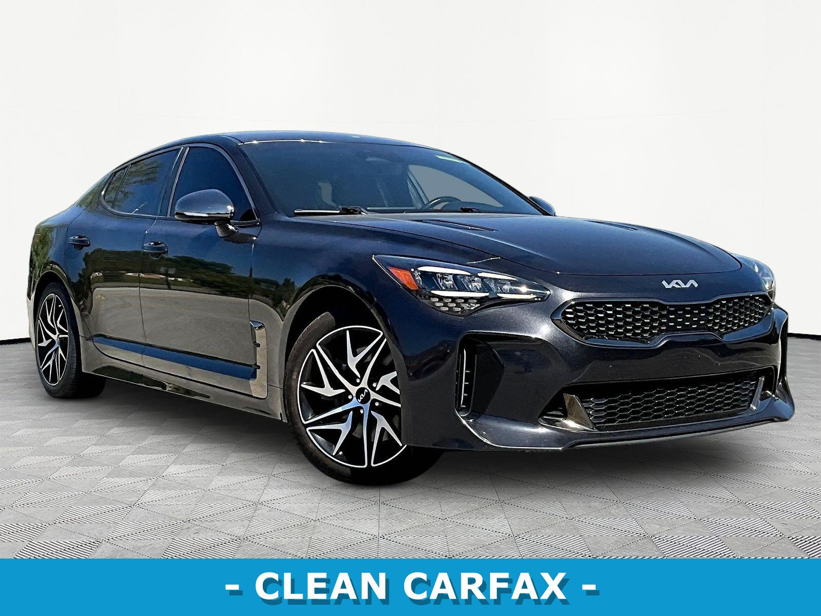 Used 2022 Kia Stinger GT-Line RWD image 3