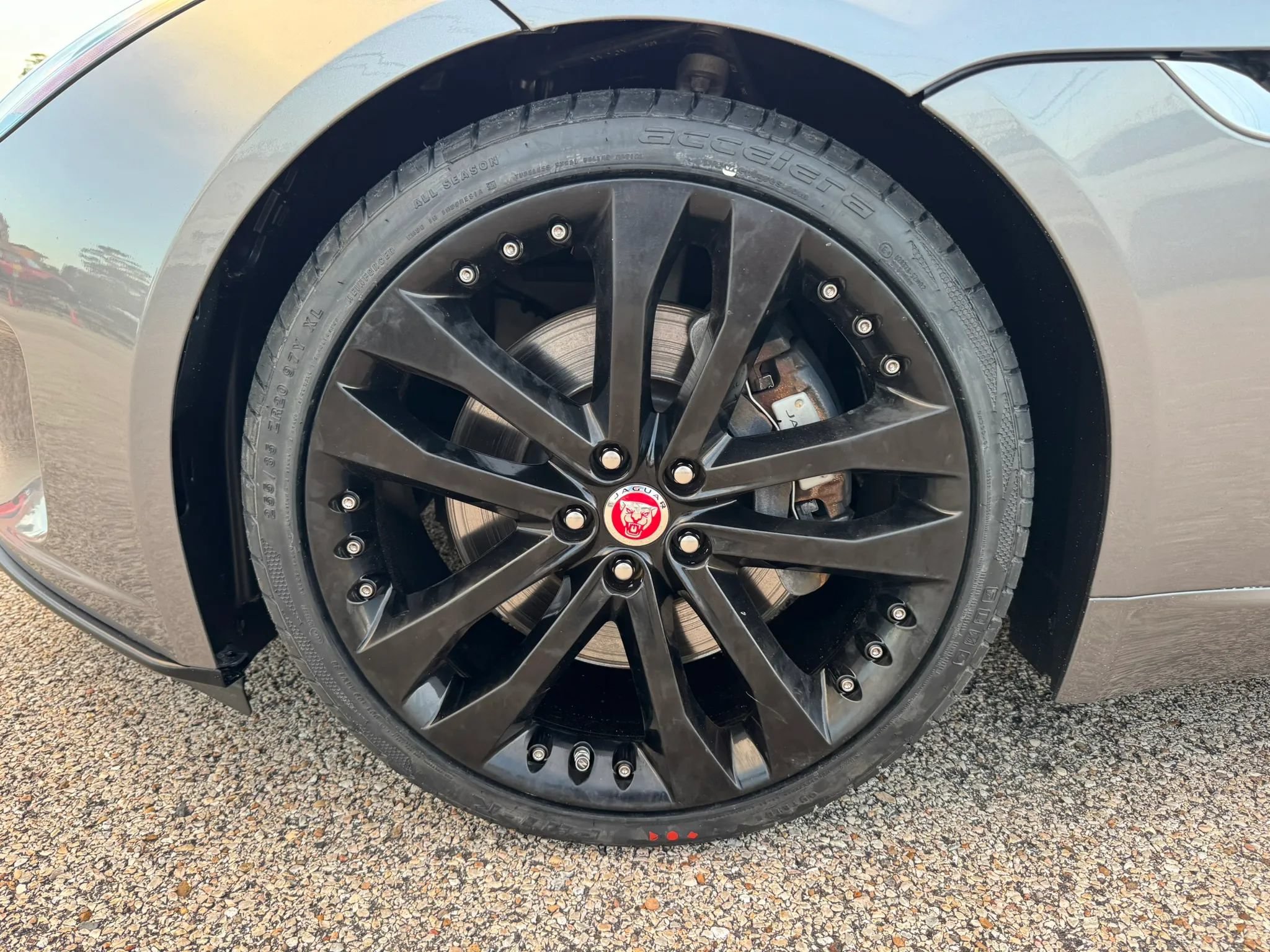 Used 2020 Jaguar F-TYPE Coupe RWD image 13
