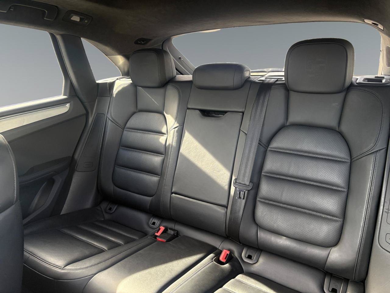 Used 2015 Porsche Macan Turbo AWD/4WD image 13