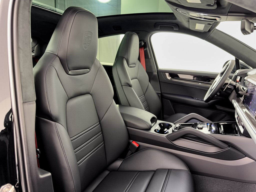 New 2026 Porsche Cayenne GTS AWD/4WD image 30