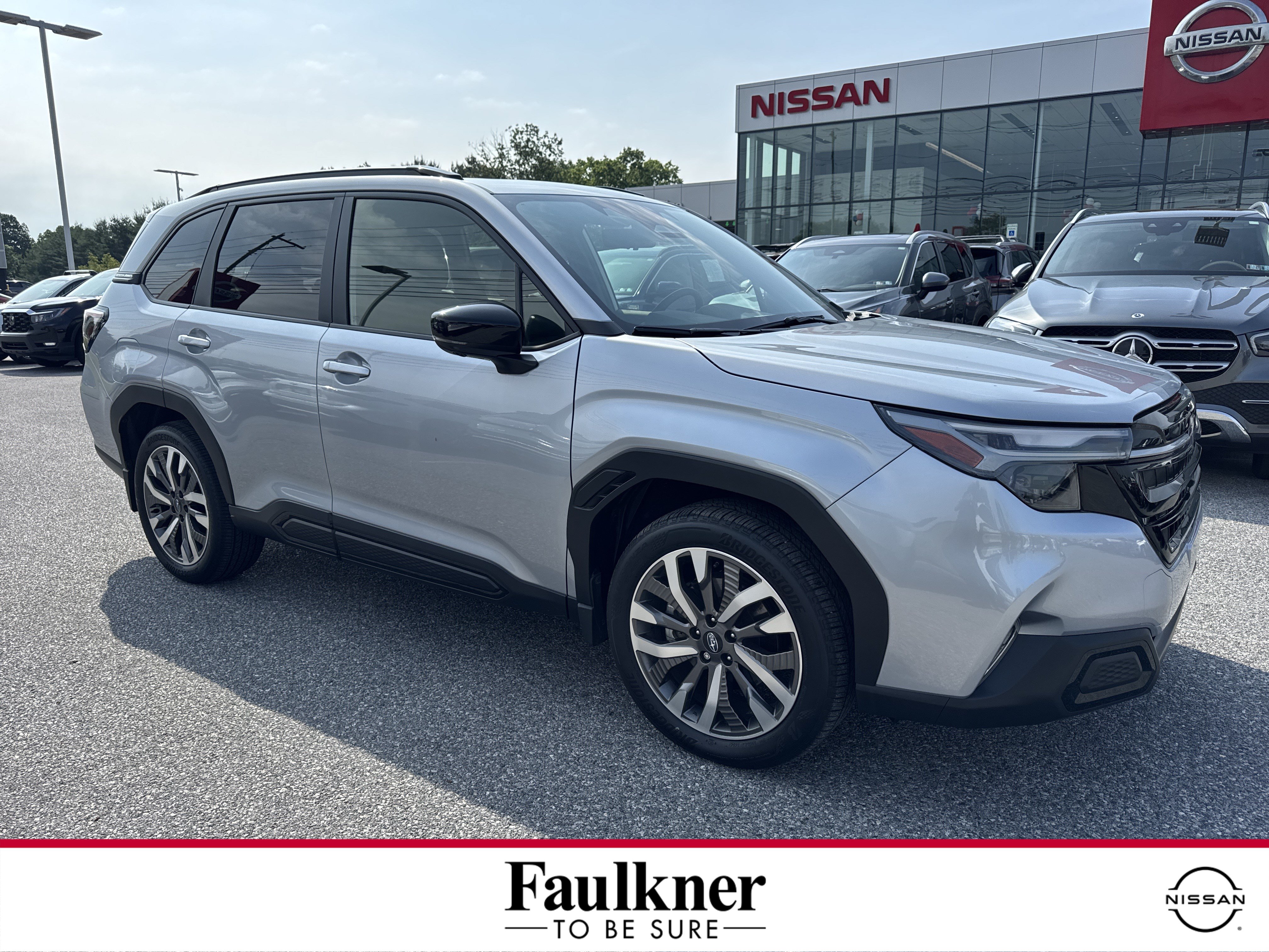 Used 2025 Subaru Forester Touring AWD/4WD image 1