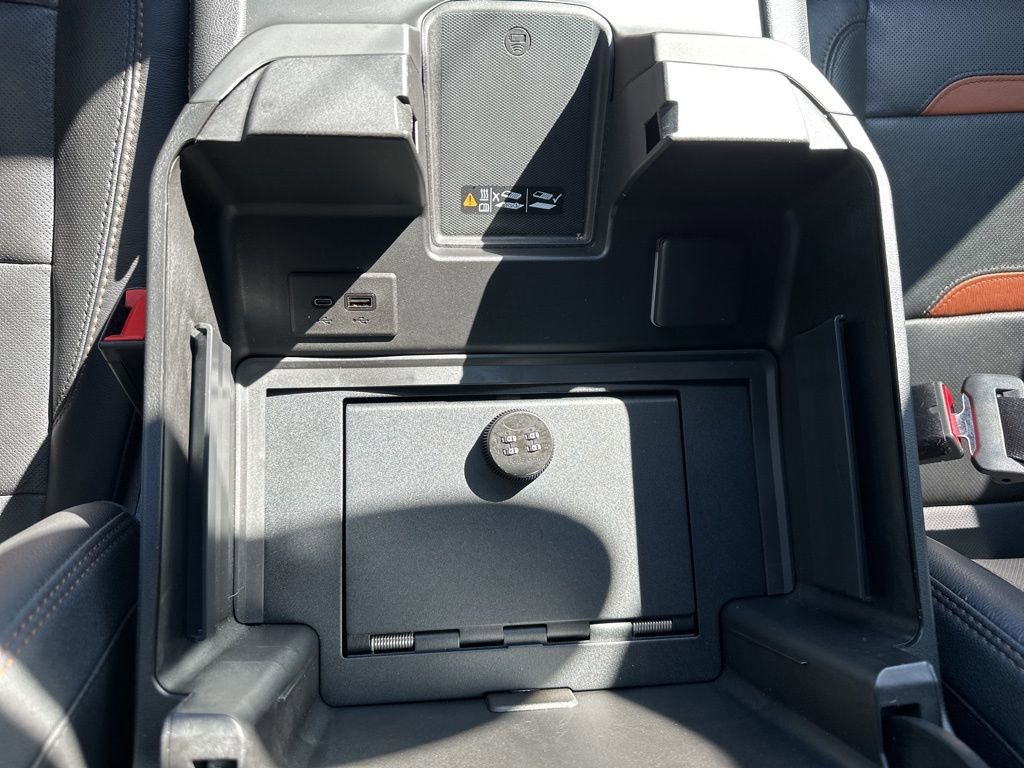 Used 2022 GMC Sierra 1500 AT4 w/ AT4 Premium Package image 6