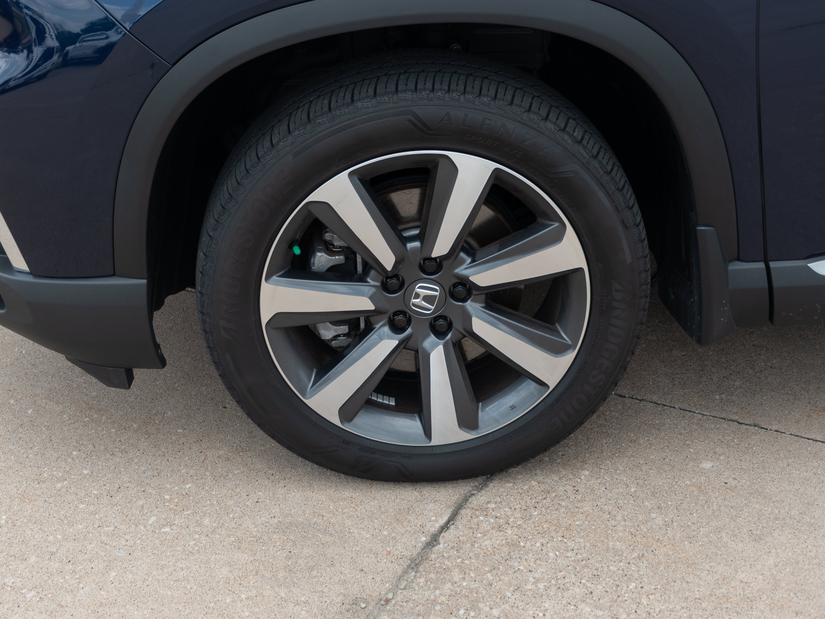 Used 2025 Honda Pilot Touring image 6