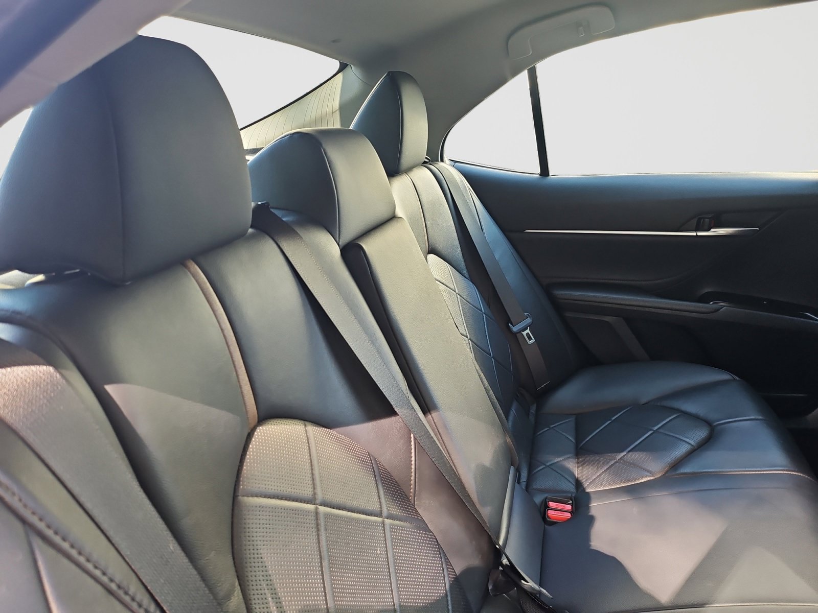 Used 2018 Toyota Camry XLE FWD image 43