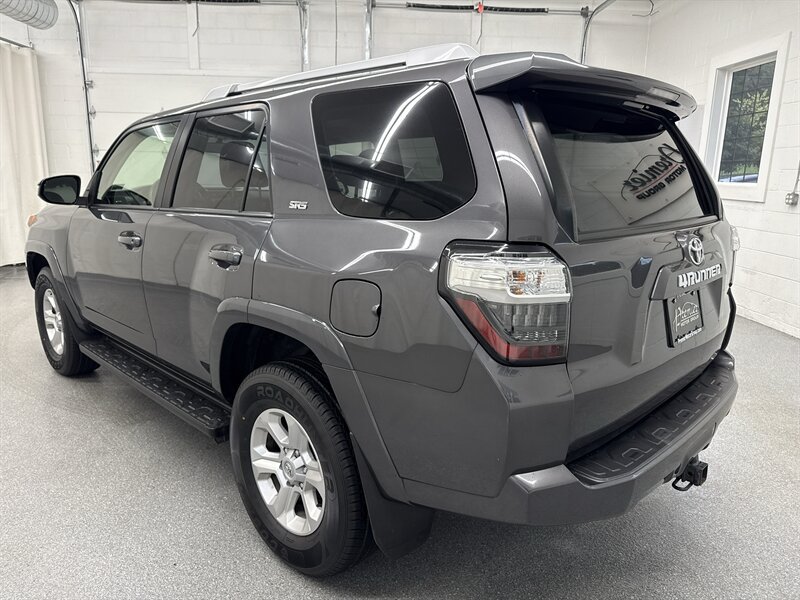 Used 2018 Toyota 4Runner SR5 AWD/4WD image 7