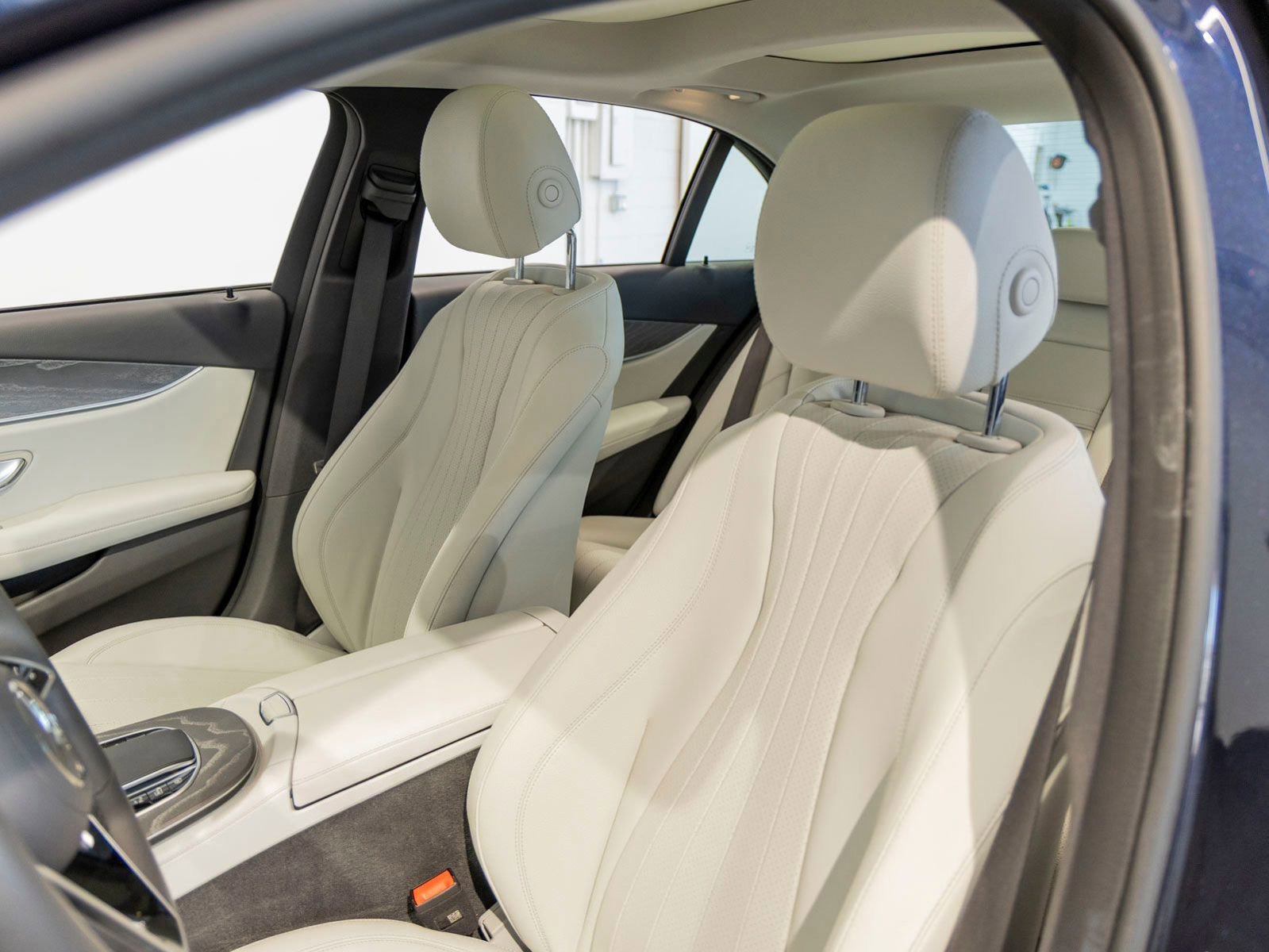 Used 2023 Mercedes-Benz E 350 Sedan image 13