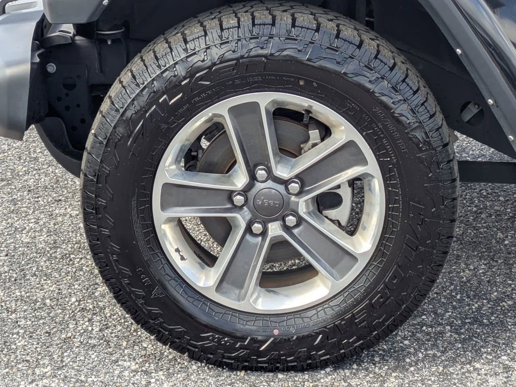 Used 2022 Jeep Wrangler Unlimited Sahara image 11