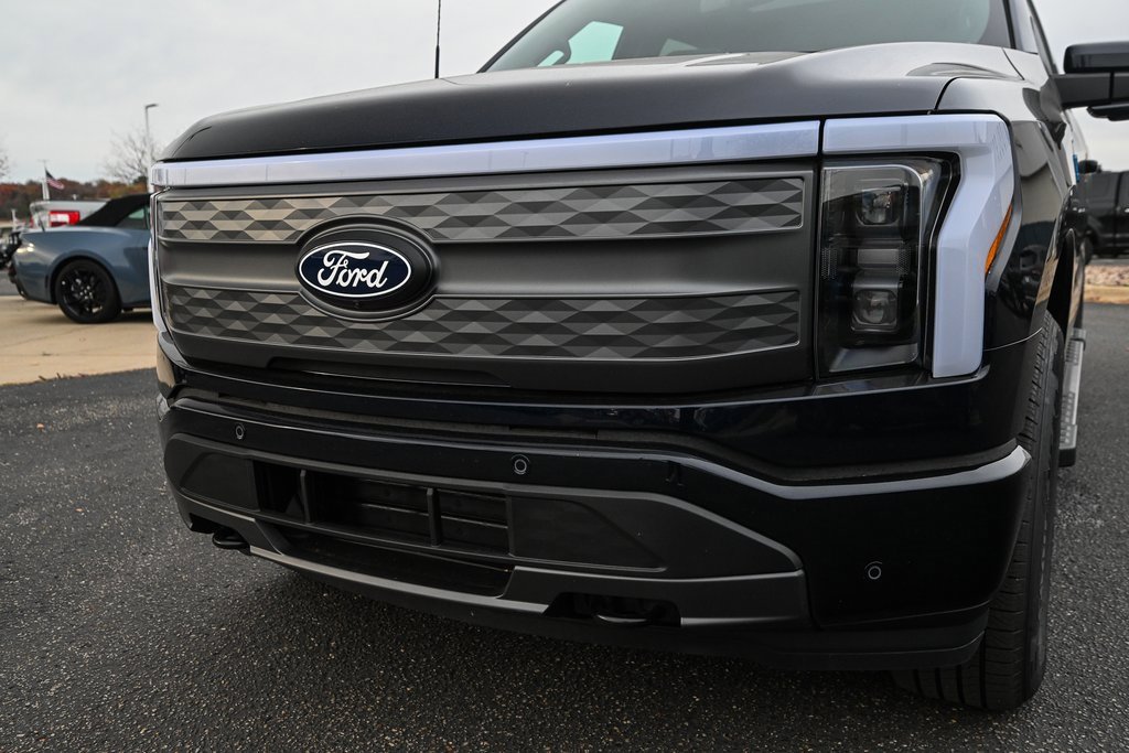 New 2025 Ford F150 Lightning Lariat image 11