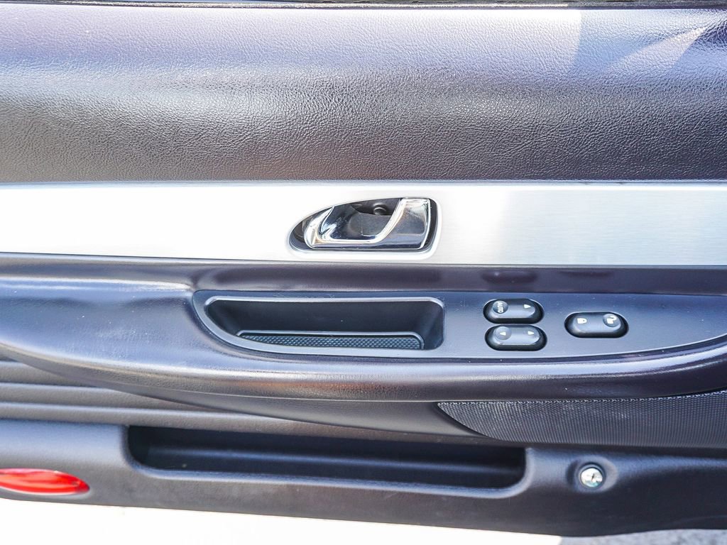 Used 2003 Ford Thunderbird image 18