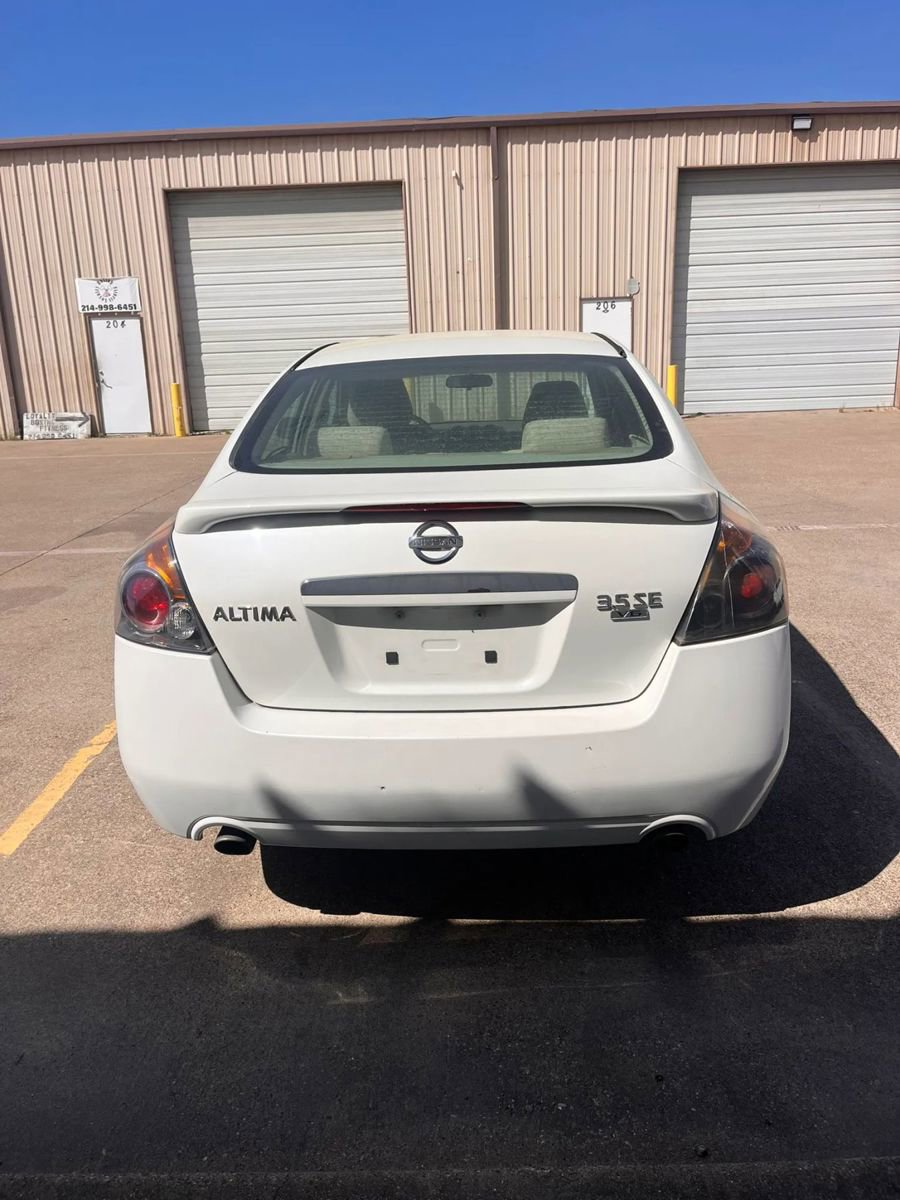 Used 2009 Nissan Altima 3.5 SE w/ Sport Pkg FWD image 5