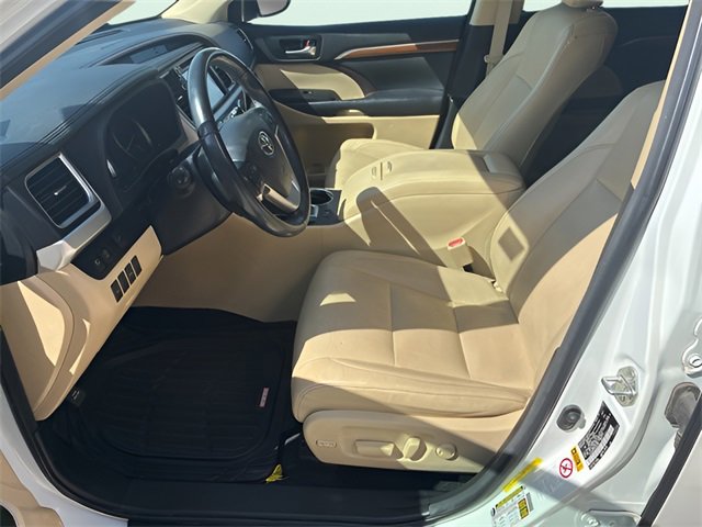 Used 2017 Toyota Highlander Limited image 17