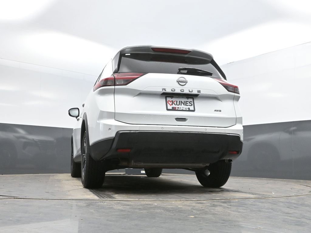 Used 2025 Nissan Rogue SV AWD/4WD image 36