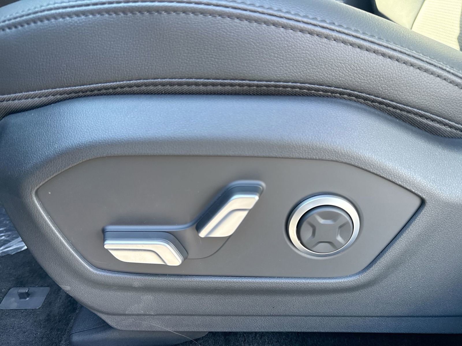 New 2026 Hyundai Santa Fe Limited image 15