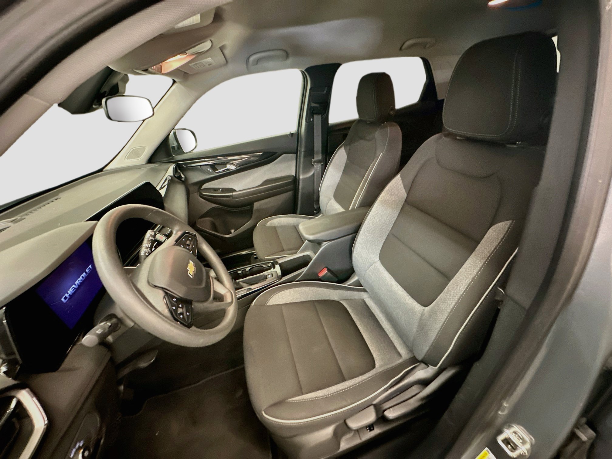 Used 2025 Chevrolet TrailBlazer LT w/ Driver Confidence Package AWD/4WD image 13