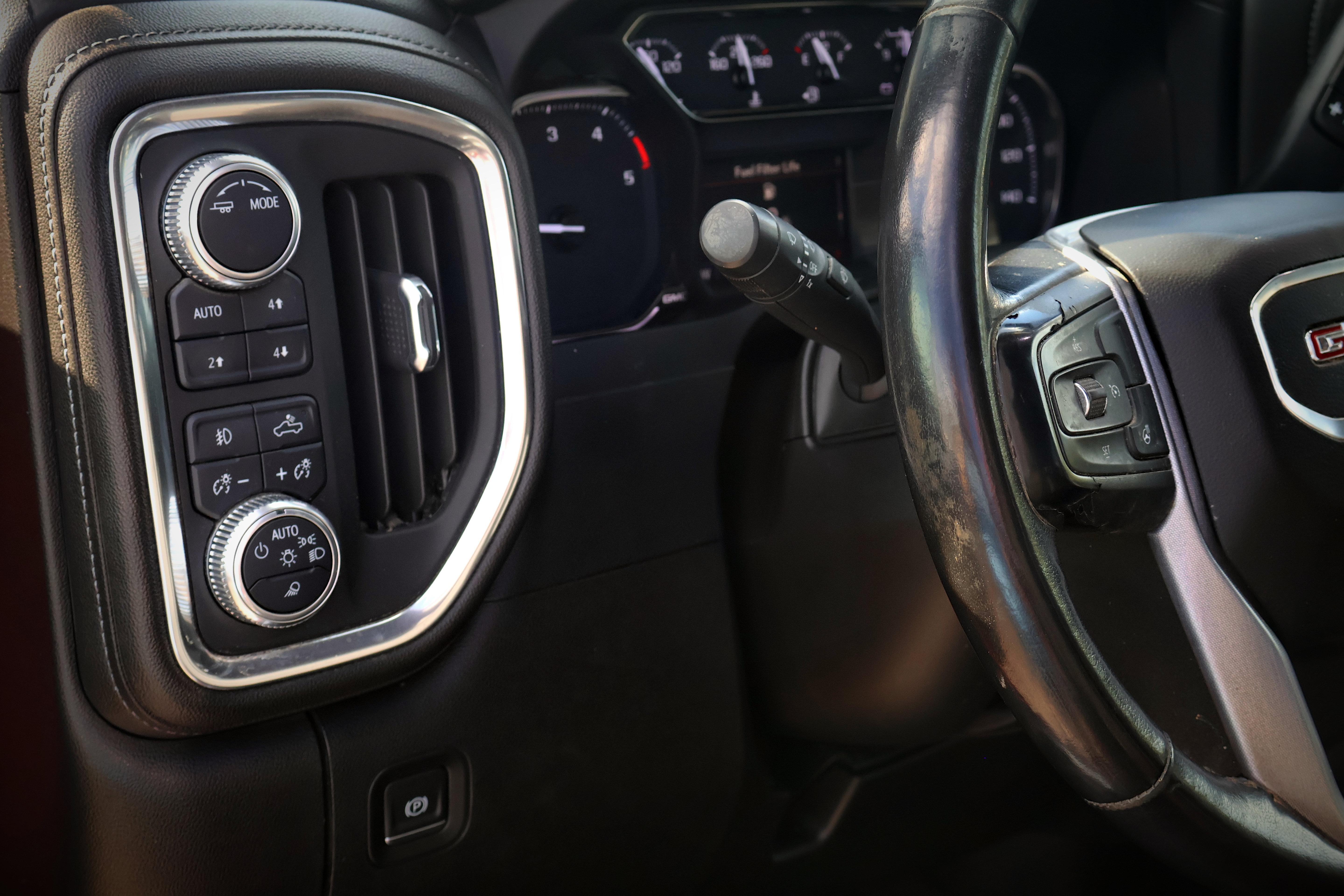 Used 2021 GMC Sierra 2500 SLT w/ SLT Premium Package AWD/4WD image 10