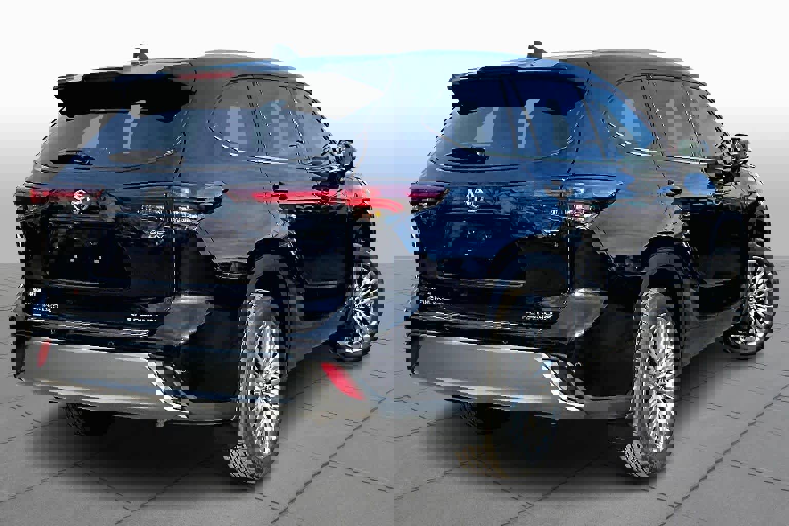 Used 2025 Toyota Highlander Platinum AWD/4WD image 13