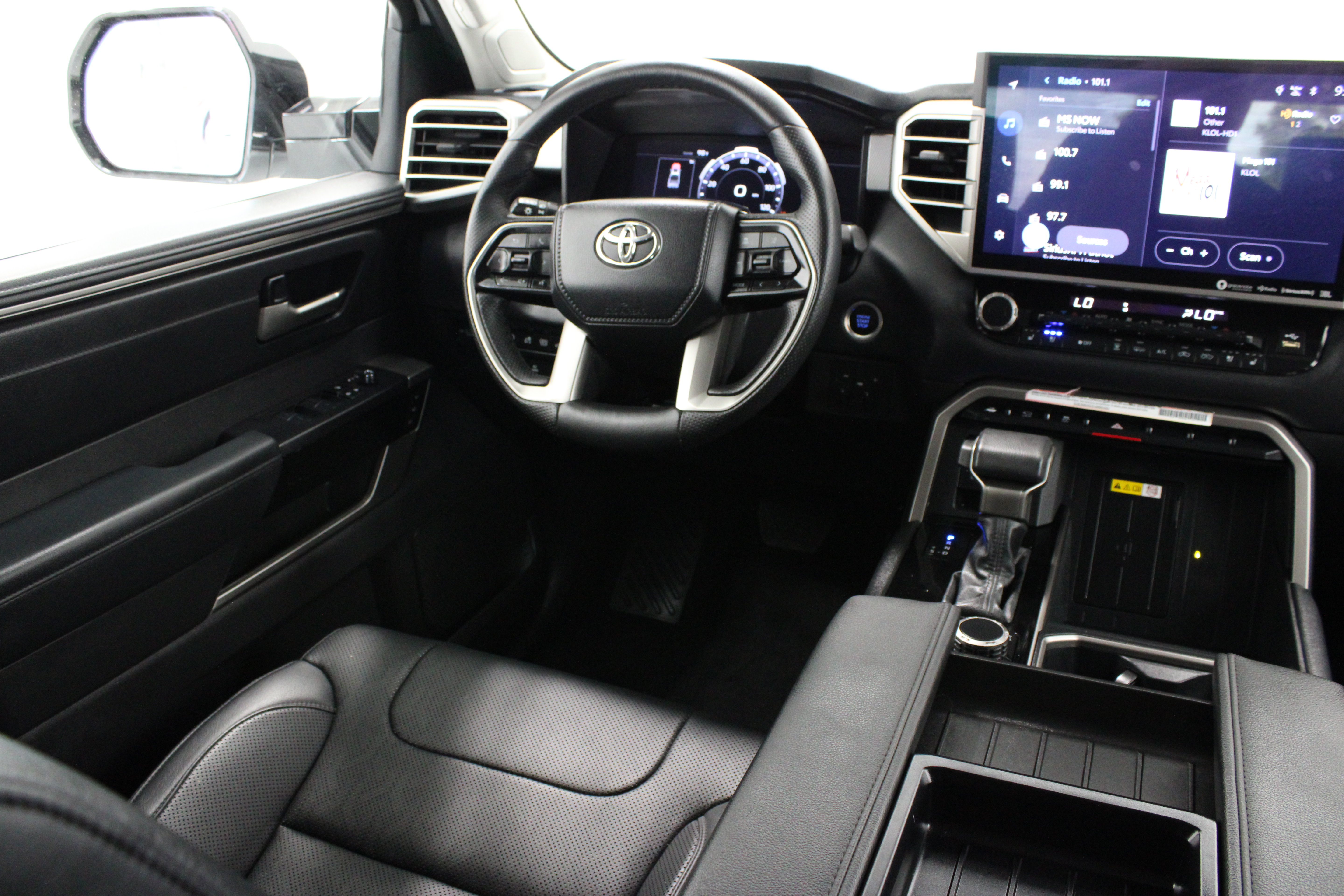 Used 2024 Toyota Tundra Limited RWD image 33