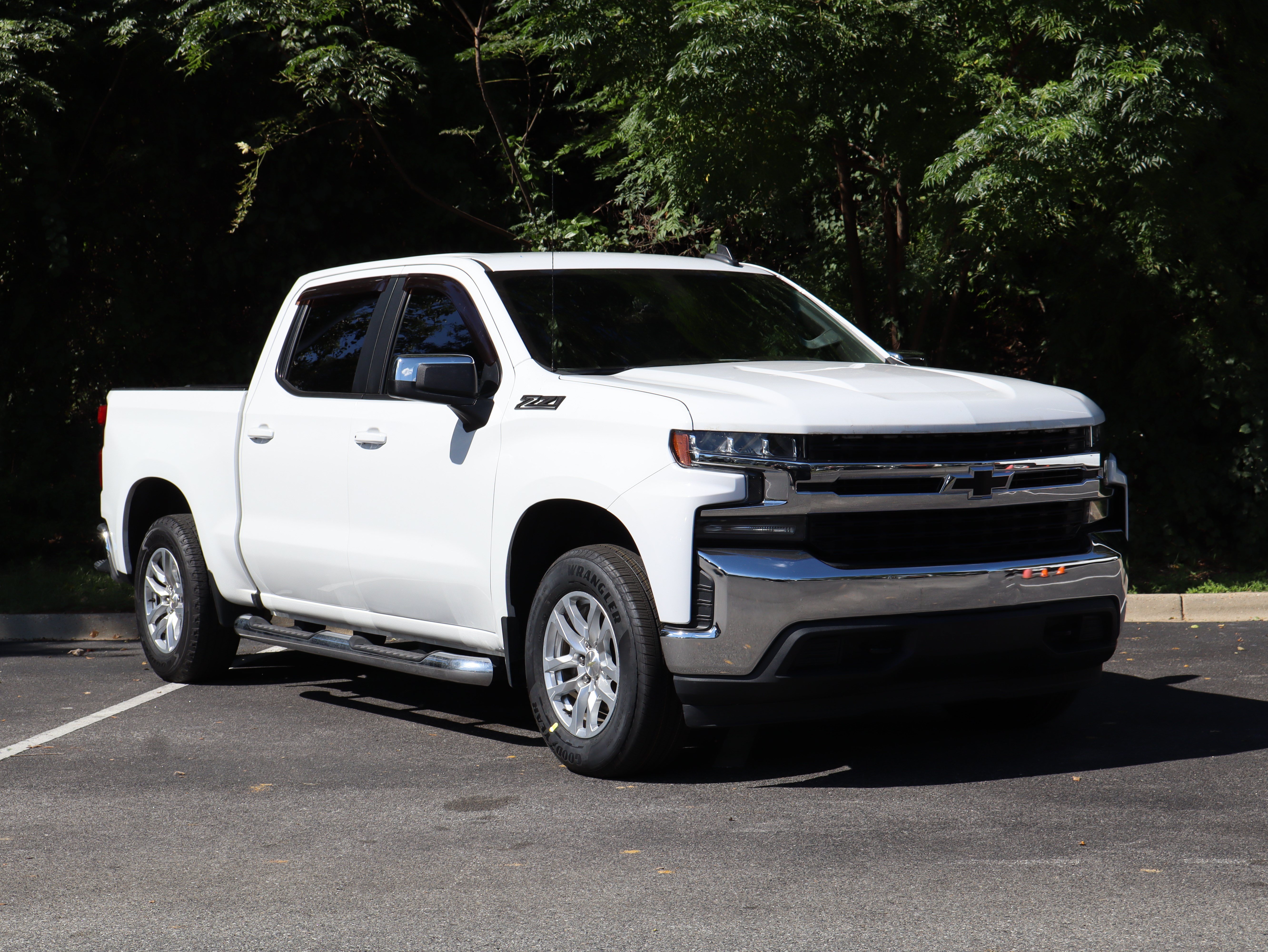 Used 2020 Chevrolet Silverado 1500 LT w/ All-Star Edition AWD/4WD image 2