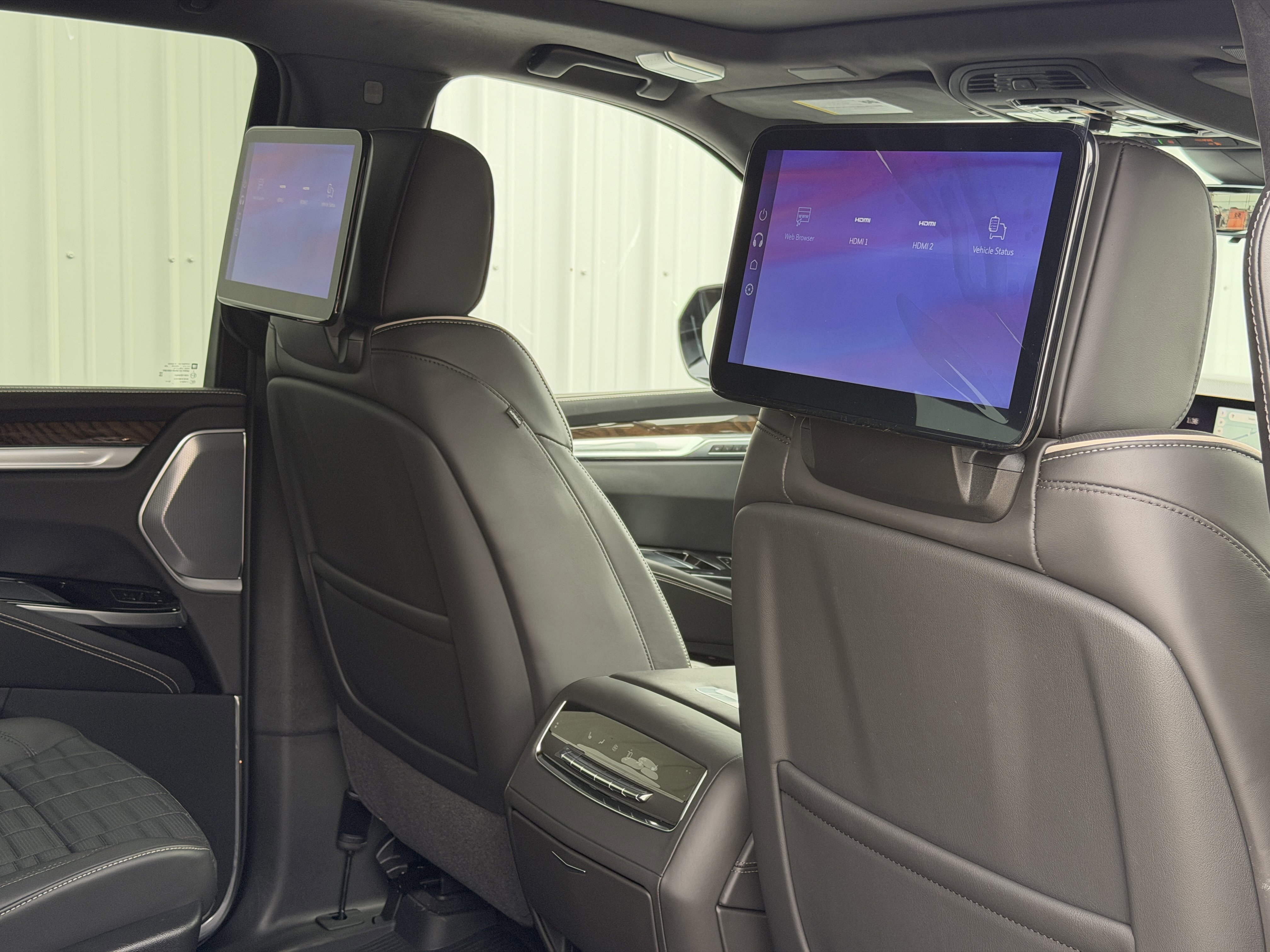 New 2026 Cadillac Escalade ESV Platinum Sport w/ LPO, ONYX Package AWD/4WD image 24
