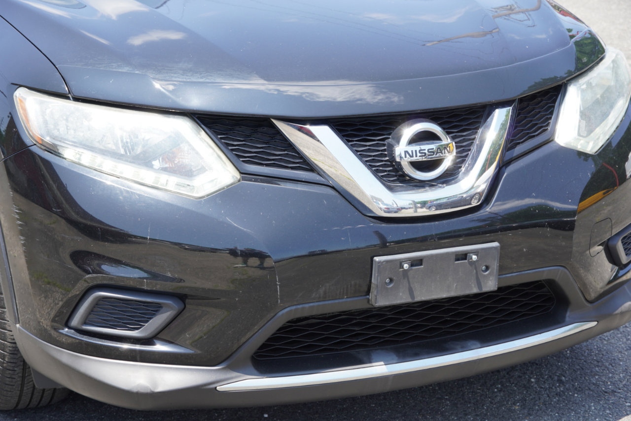 Used 2015 Nissan Rogue SV image 3