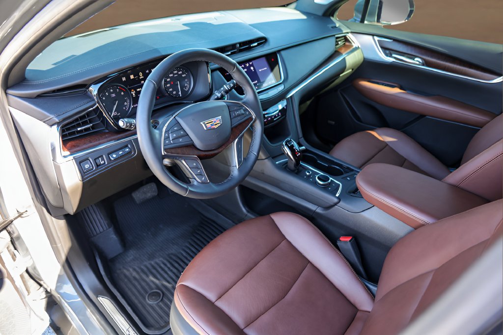 Certified 2022 Cadillac XT5 Premium Luxury w/ Technology Package AWD/4WD image 10