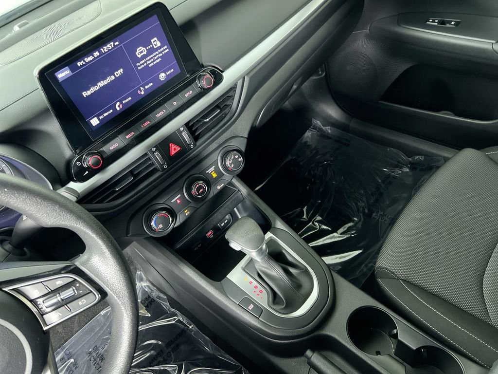 Used 2024 Kia Forte LXS w/ LXS Technology Package FWD image 23