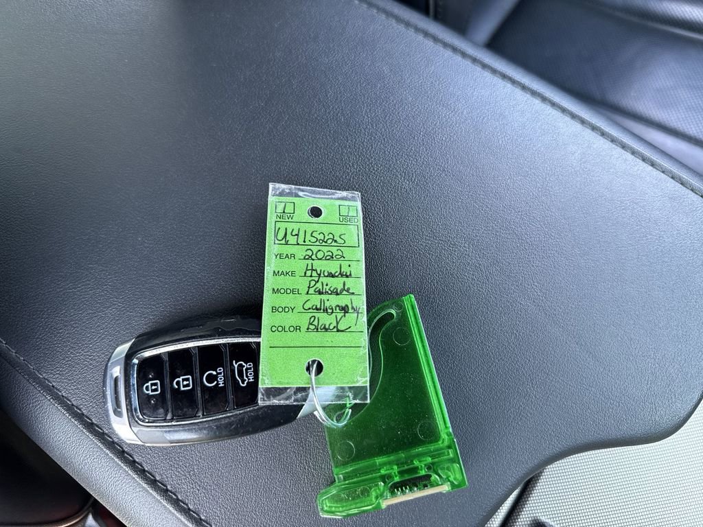 Used 2022 Hyundai Palisade Calligraphy w/ Winter Package image 28