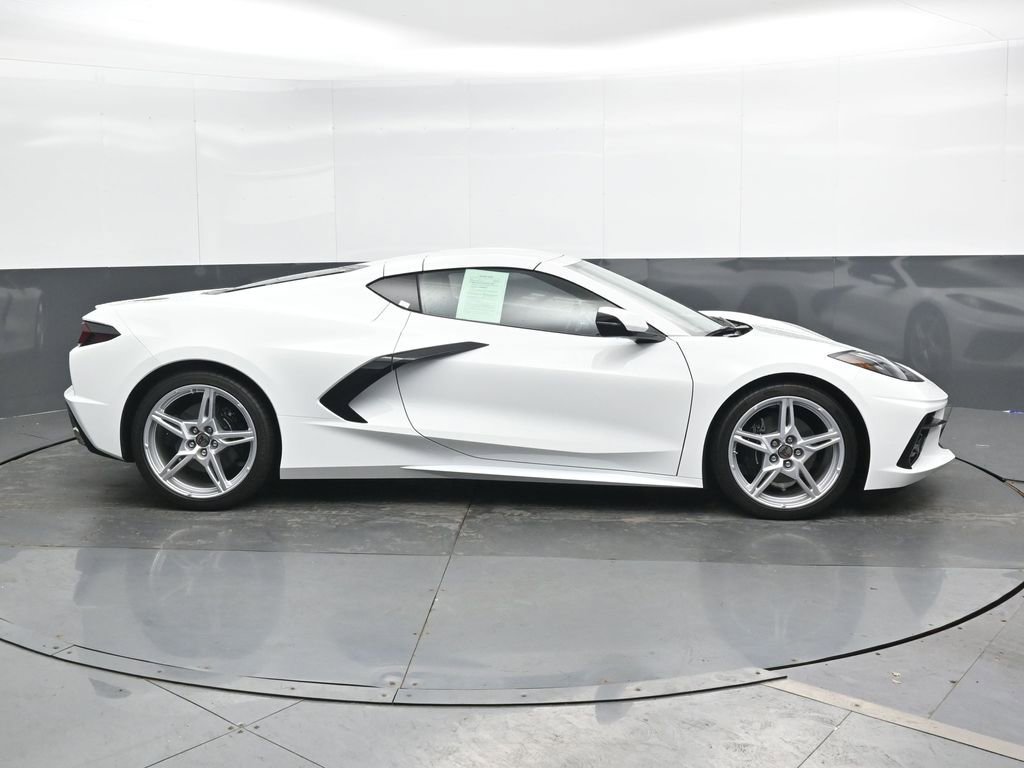 Used 2022 Chevrolet Corvette Stingray Coupe w/ 1LT RWD image 4