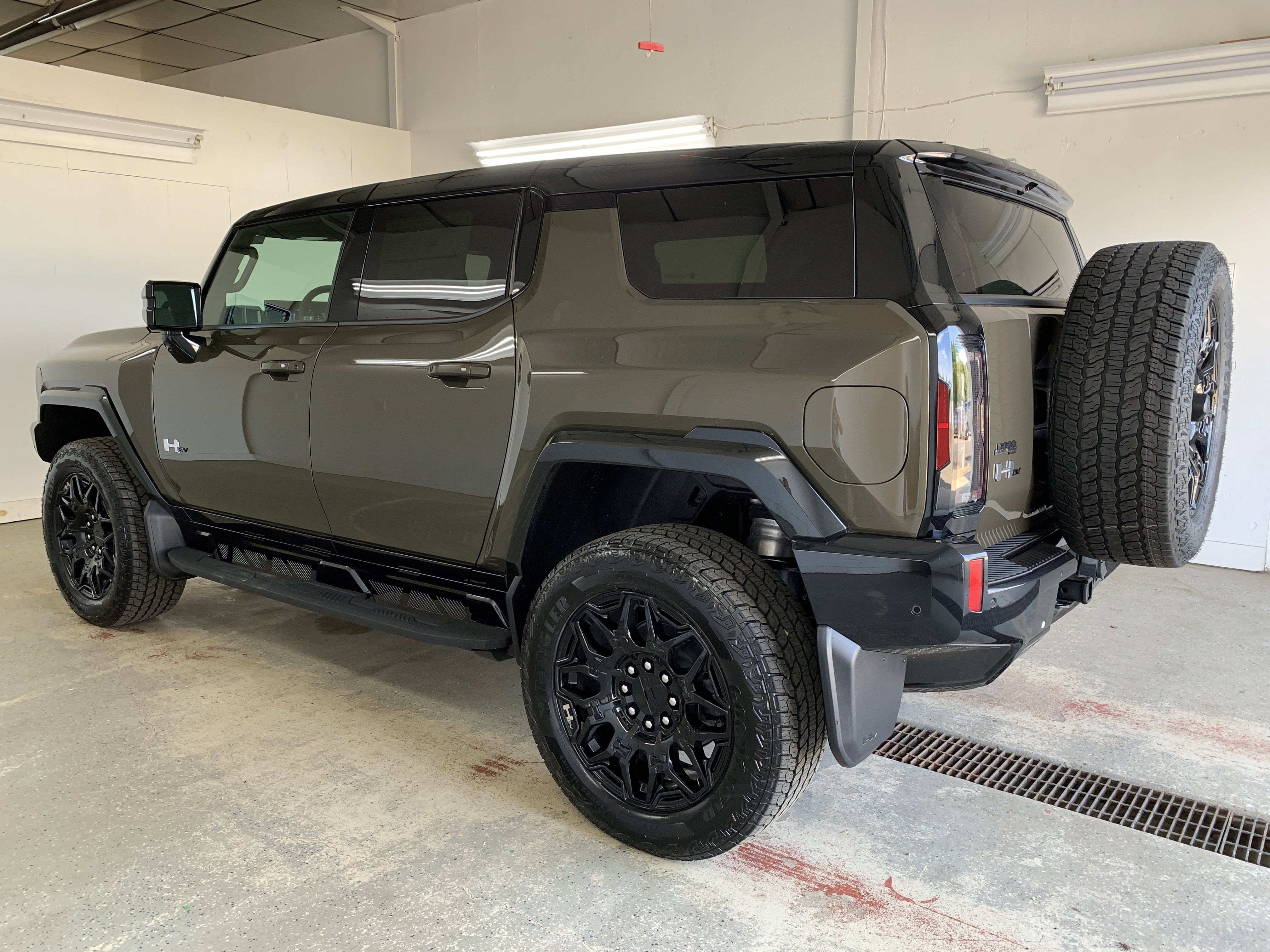 New 2025 GMC Hummer EV 2X image 4