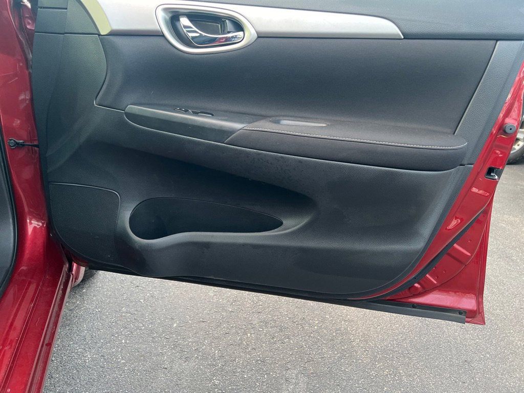 Used 2015 Nissan Sentra SV w/ Style Package FWD image 11