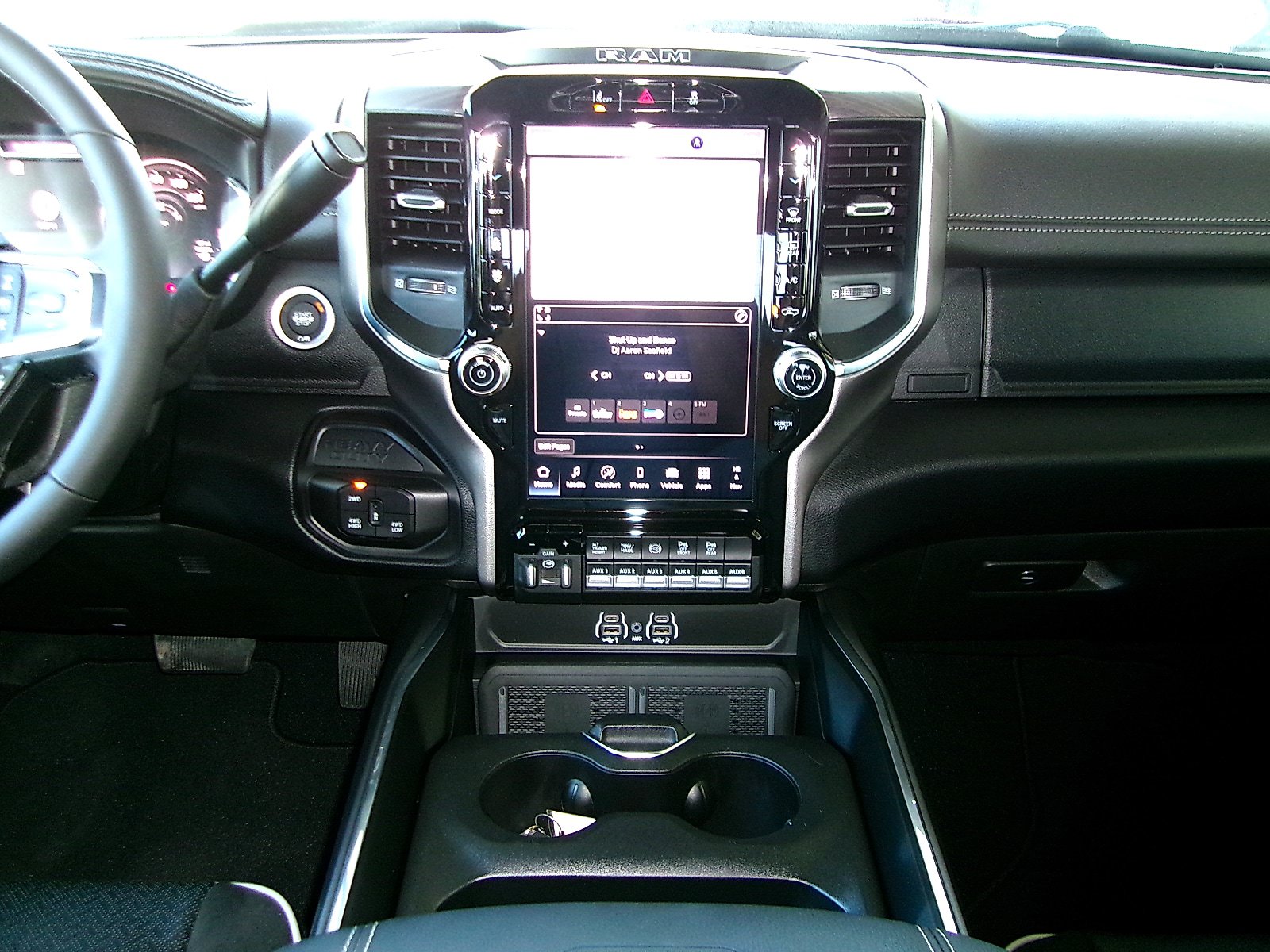 New 2026 RAM 3500 Laramie AWD/4WD image 14