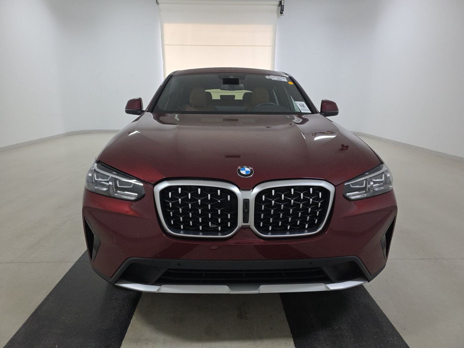 Used 2025 BMW X4 xDrive30i AWD/4WD image 9