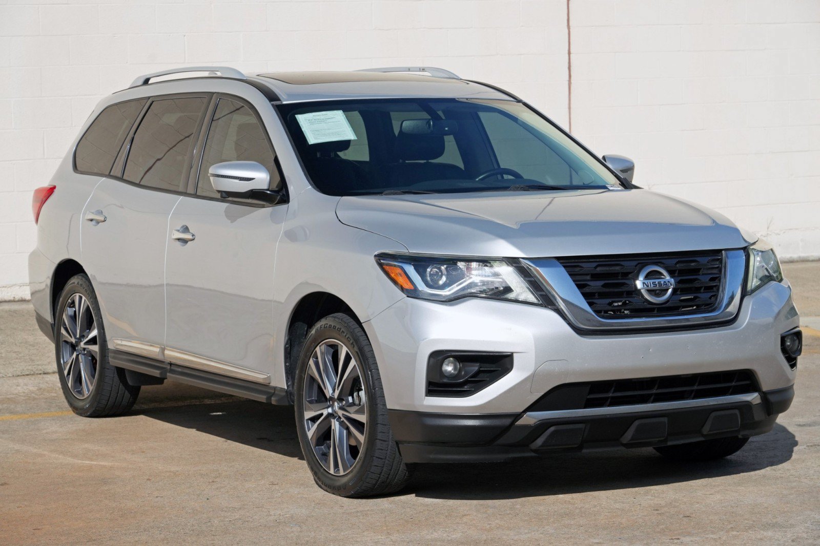 Used 2020 Nissan Pathfinder Platinum FWD image 53
