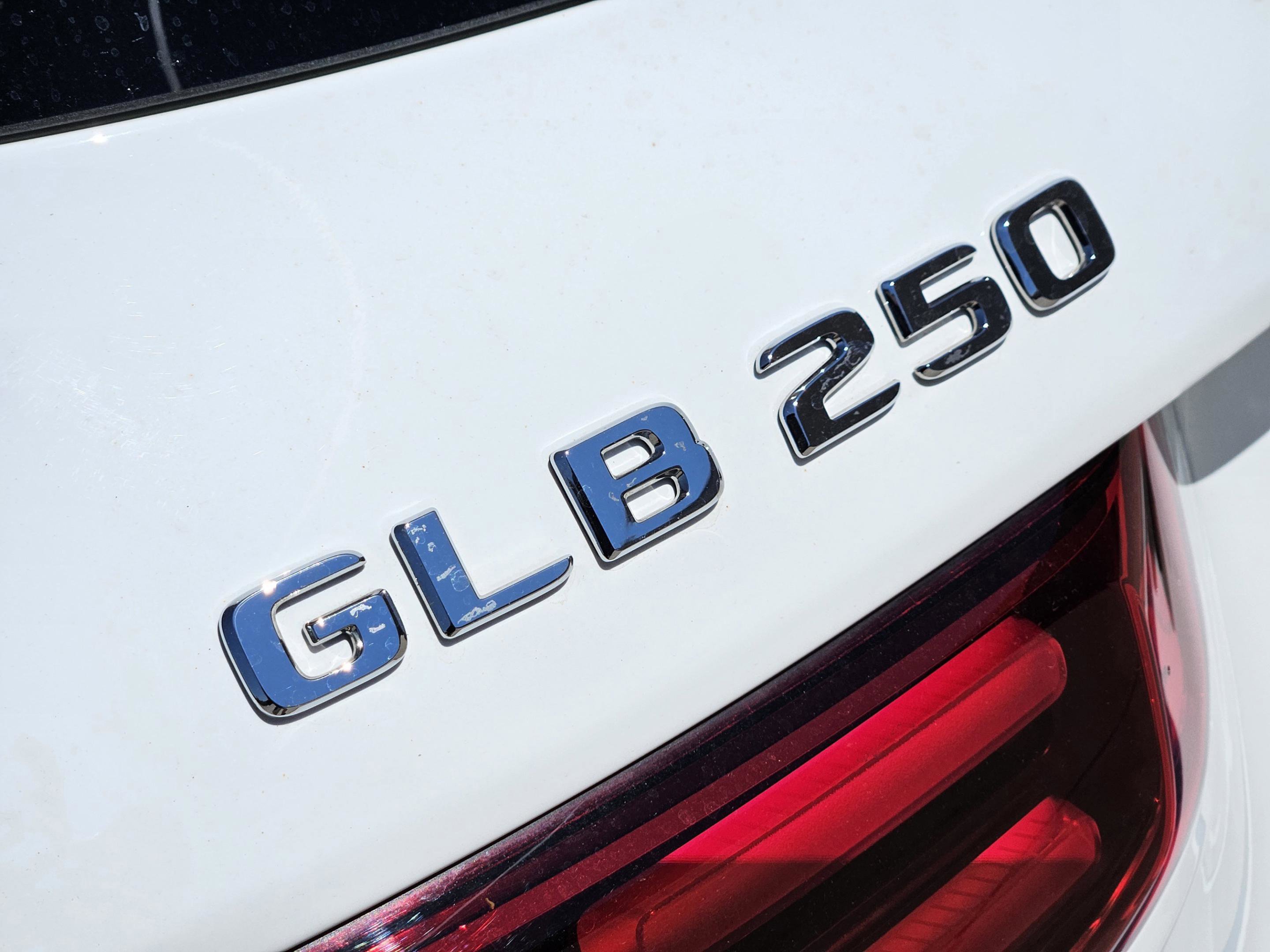 Certified 2025 Mercedes-Benz GLB 250 image 8