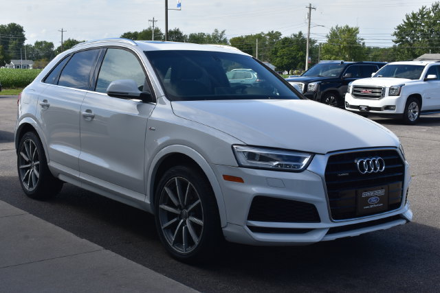Used 2018 Audi Q3 2.0T Premium Plus w/ Premium Plus Package AWD/4WD image 13
