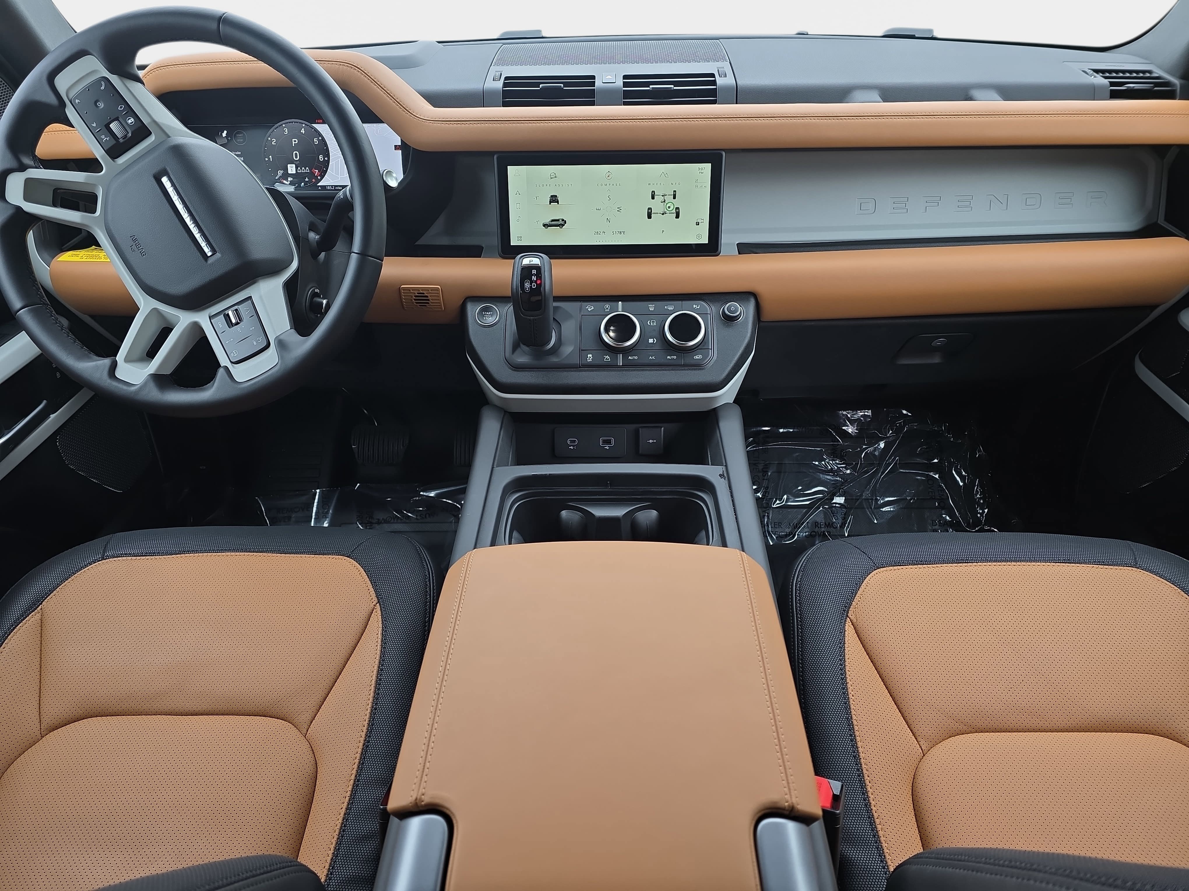 Certified 2024 Land Rover Defender 110 X-Dynamic SE AWD/4WD image 9
