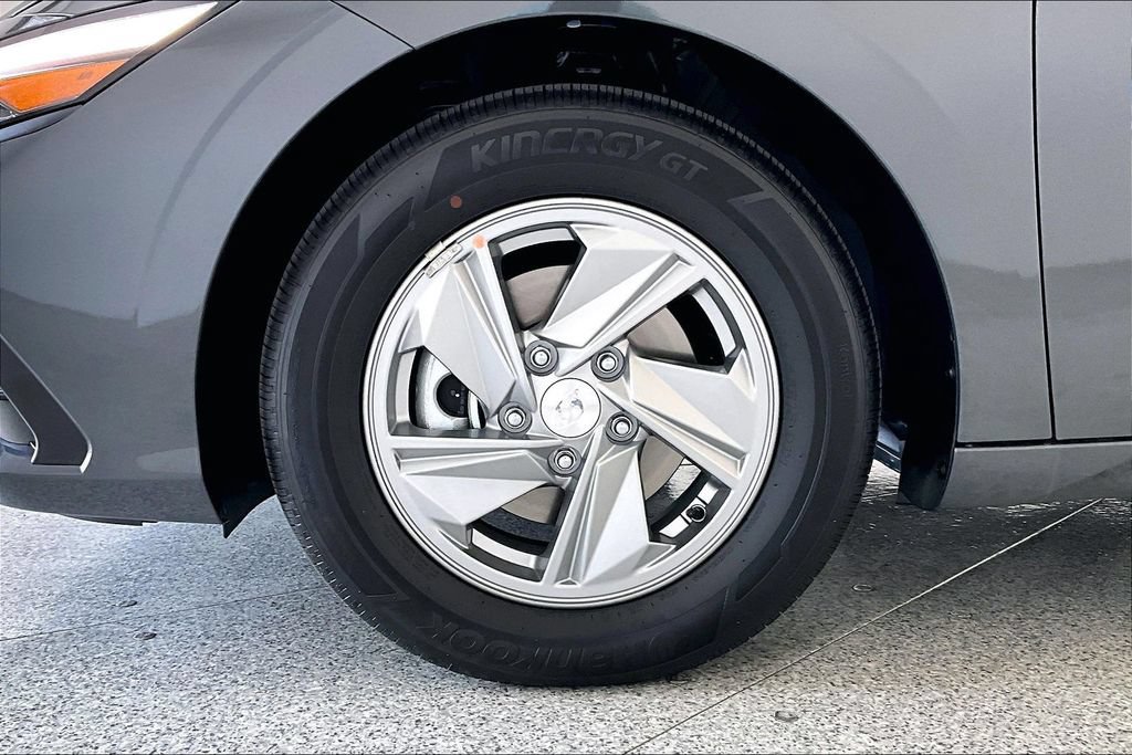 Used 2026 Hyundai Elantra SE FWD image 10