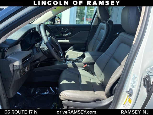 Certified 2023 Lincoln Corsair AWD image 12