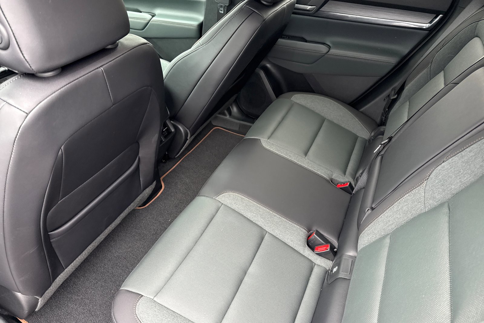 Used 2026 GMC Terrain AT4 w/ Technology Package II image 15