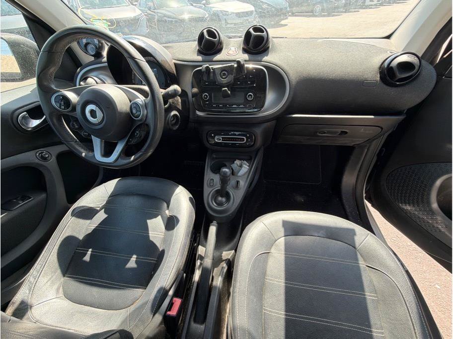 Used 2016 smart fortwo Prime RWD image 5