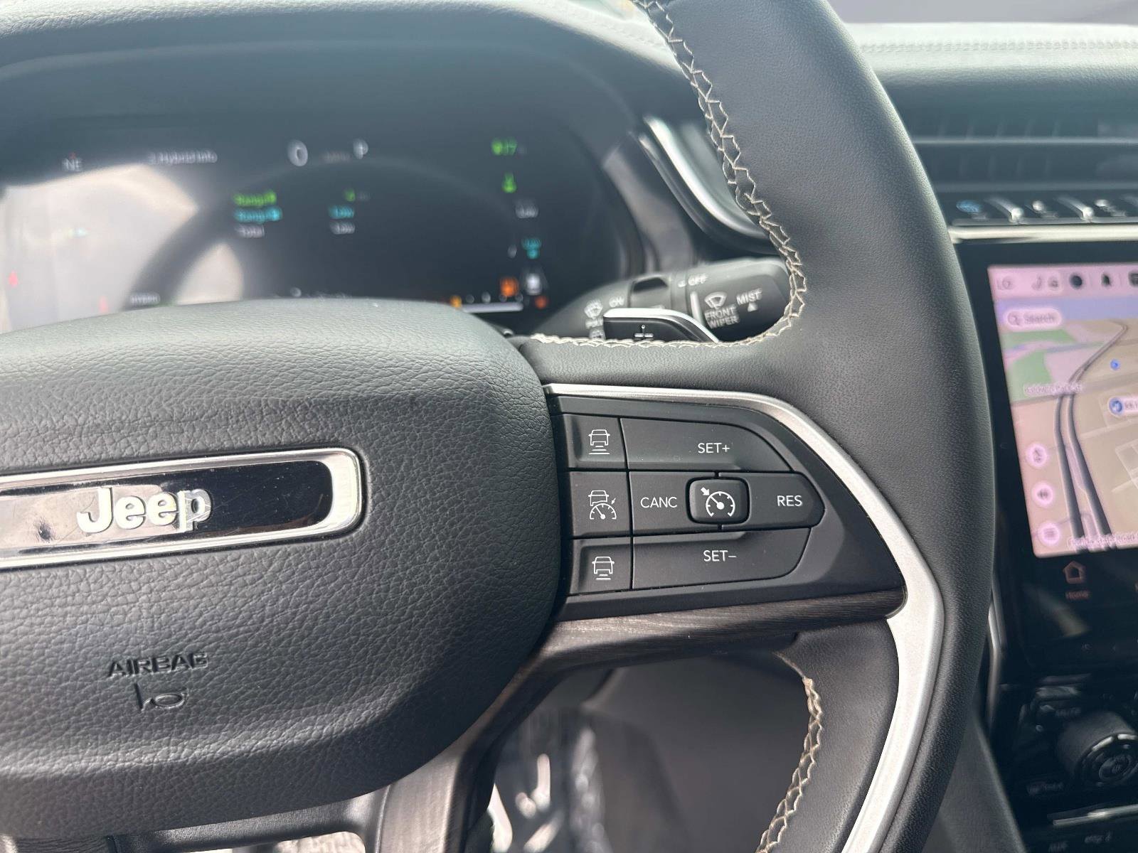 Used 2023 Jeep Grand Cherokee 4WD 4xe image 32